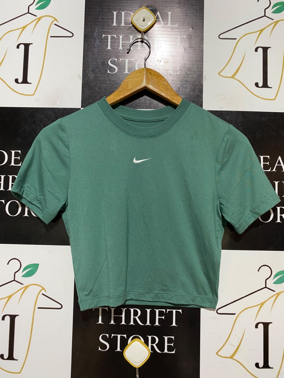 NIKE |XS| BUST 15| B46| EMERALD GREEN CENTER SWOOSH SHORT SLEEVE CROP TOP T-SHIRT
