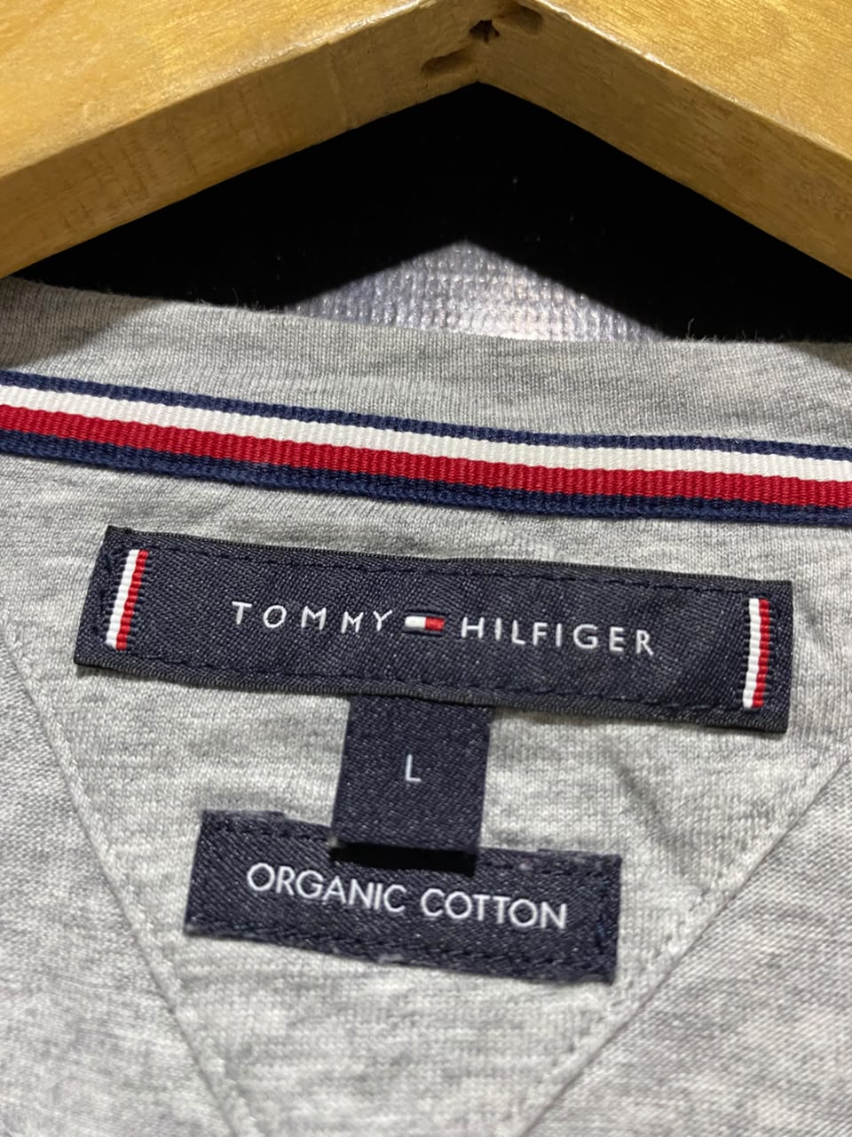 TOMMY HILFIGER |L| BUST 21| B46| GREY MARL CENTER BOX LOGO GRAPHIC T-SHIRT