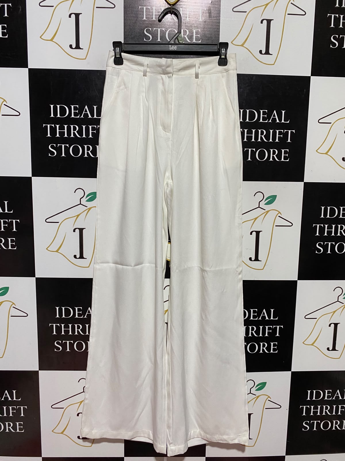 |S| WAIST 26| B48| ELEGANT OFF-WHITE PLEATED WIDE-LEG SILK-LOOK TROUSERS