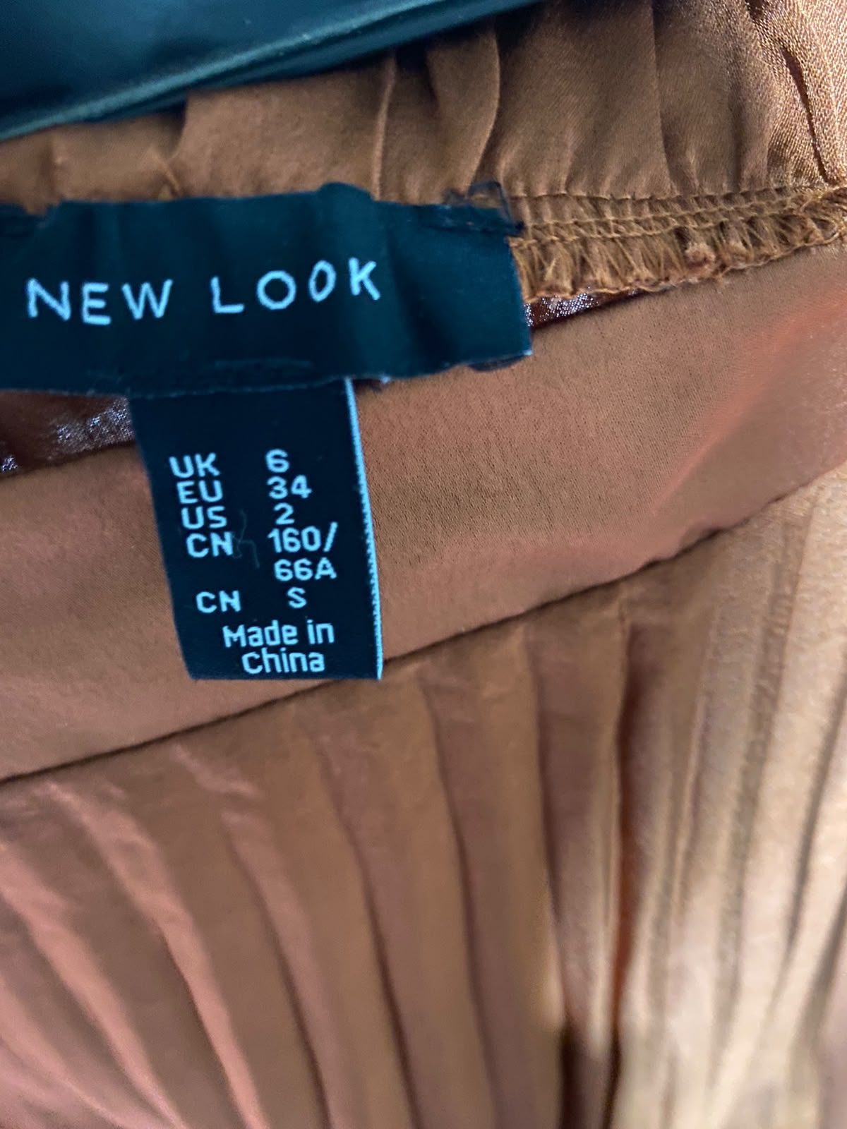 NEW LOOK |XS| WAIST 24| B48| STUNNING BURNT ORANGE PLEATED SATIN MIDI SKIRT