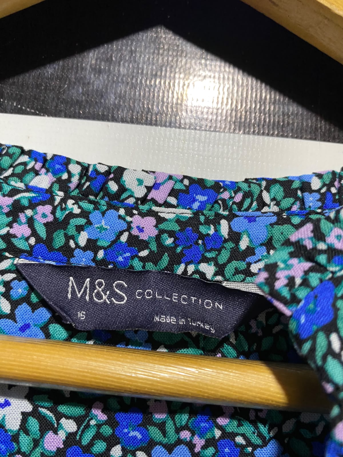 M&S |L| BUST 22| B48| BLUE DITSY FLORAL V-NECK LONG SLEEVE BLOUSE