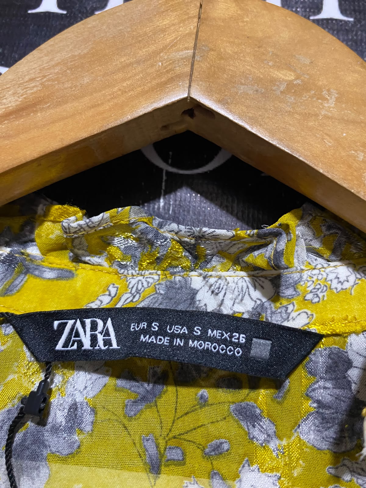 ZARA |S| BUST 19| B48| MUSTARD YELLOW FLORAL V-NECK MIDI DRESS WITH RUFFLED COLLAR