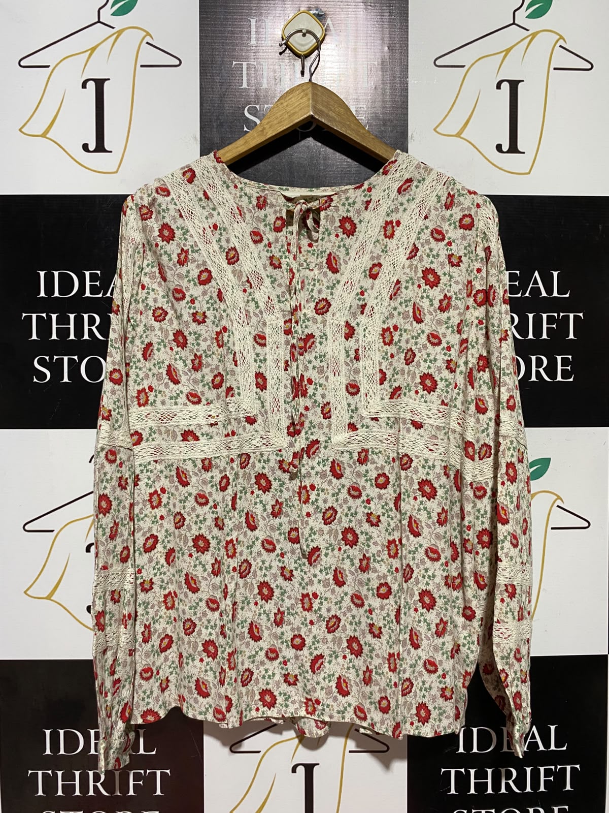PERUNA |L| BUST 24| B48| BOHEMIAN CREAM FLORAL BLOUSE WITH CROCHET LACE TRIM AND TIE NECK