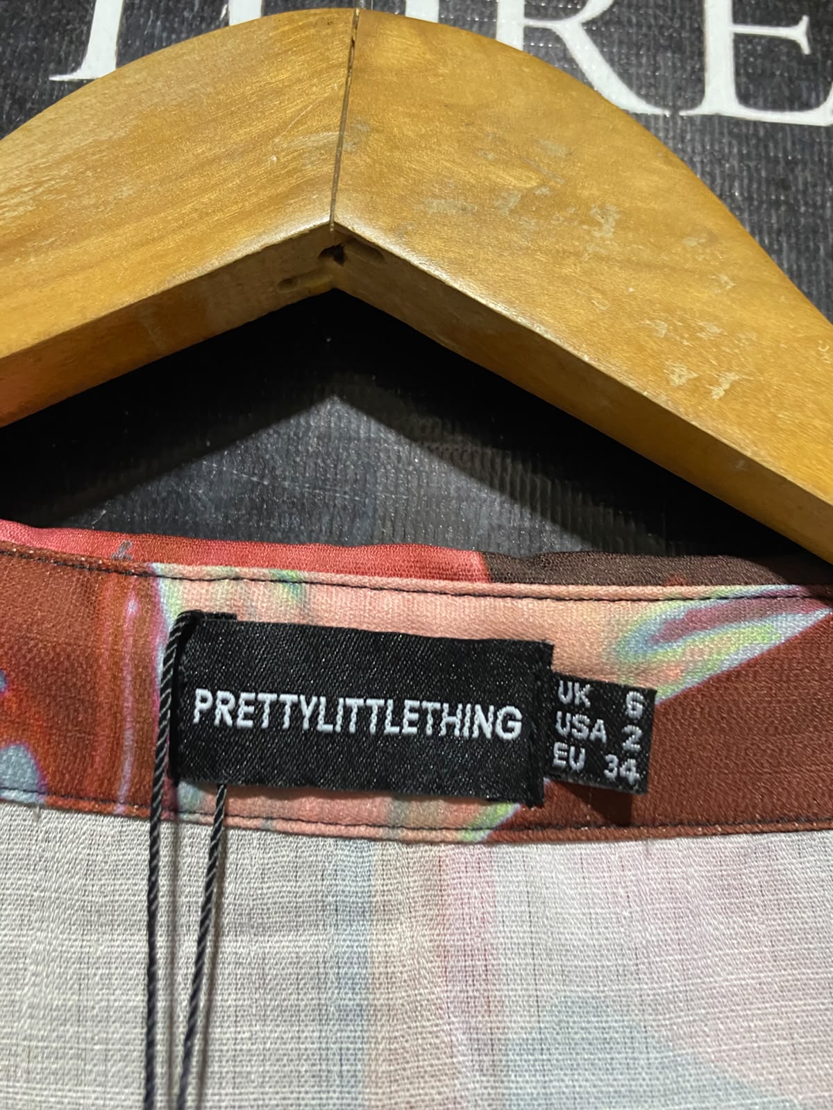 PRETTYLITTLE THING |M| BUST 18| B48| MULTICOLOR ABSTRACT PRINT MINI SHIRT DRESS