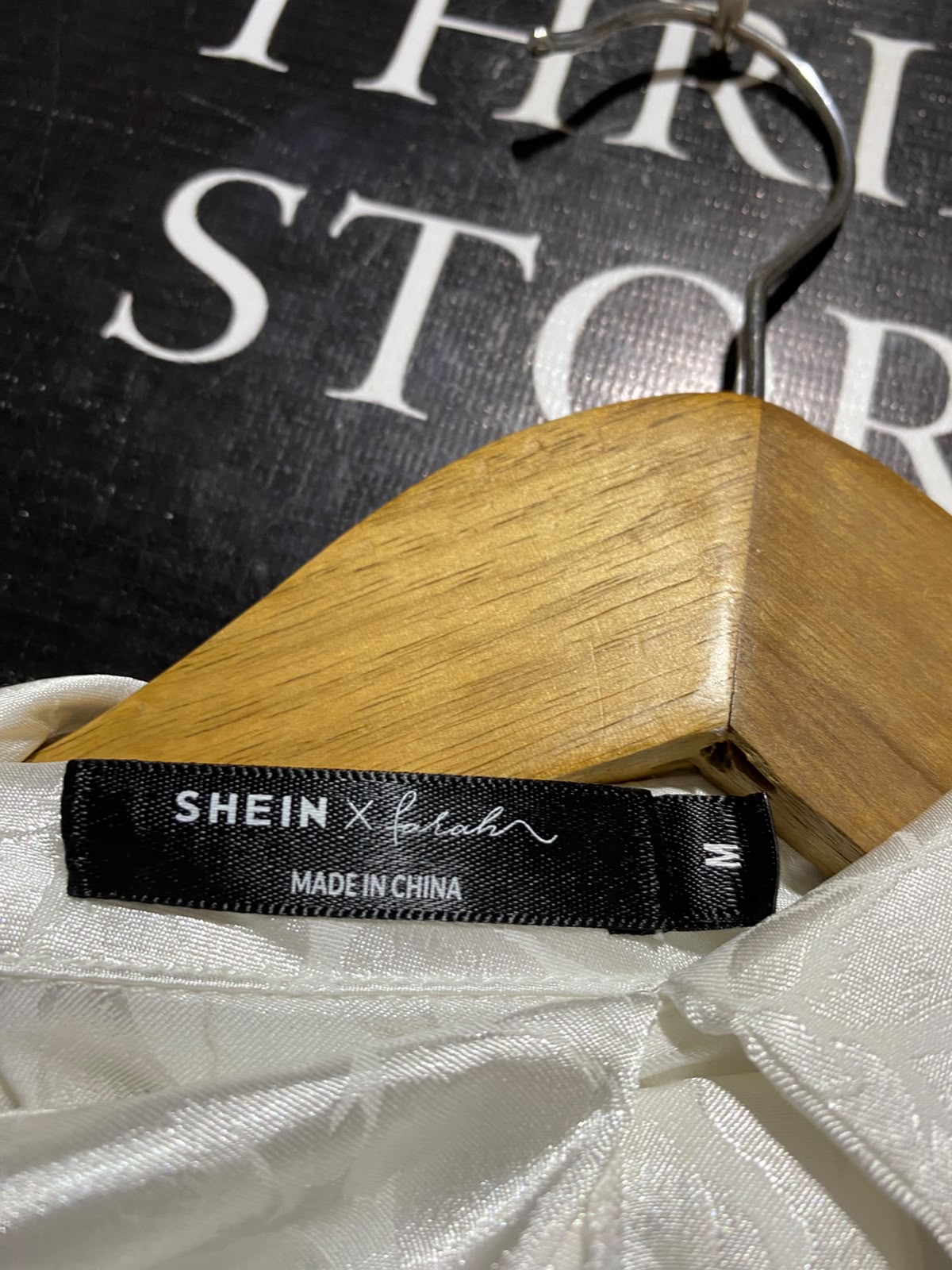 SHEIN |M| BUST 21| B47| OFF-WHITE JACQUARD SATIN PUSSY-BOW BLOUSE