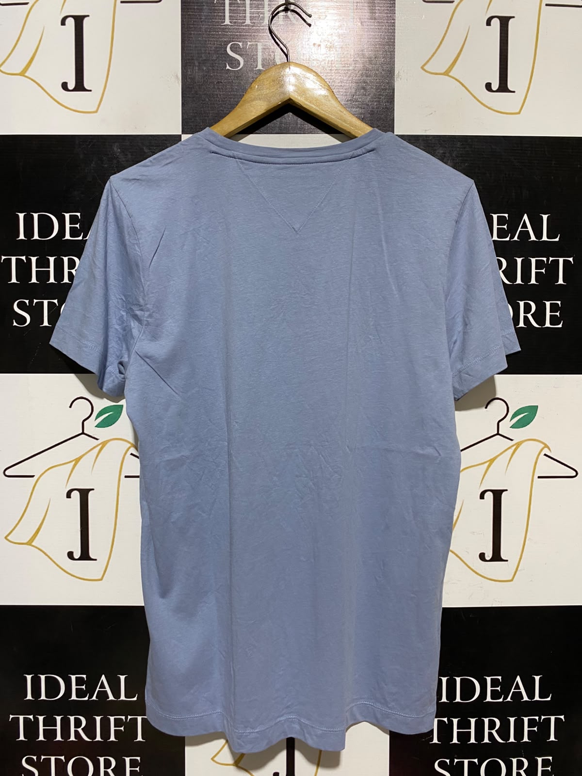 TOMMY HIFIGER |M| BUST 20| B47| SHORT SLEEVE BLOCK LOGO GRAPHIC T-SHIRT LIGHT BLUE COTTON TEE