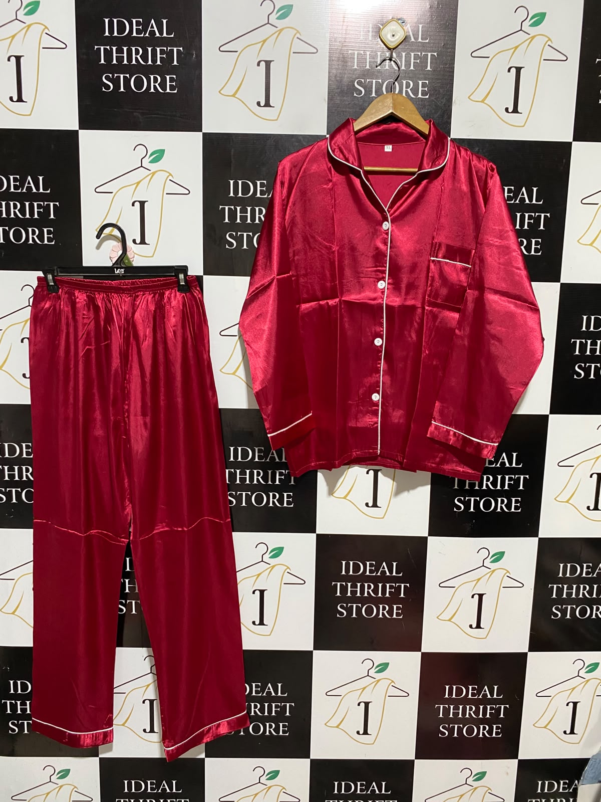 |XL| B47| SILKY RED BUTTON-DOWN LONG SLEEVE TOP & MATCHING PANTS SLEEPWEAR