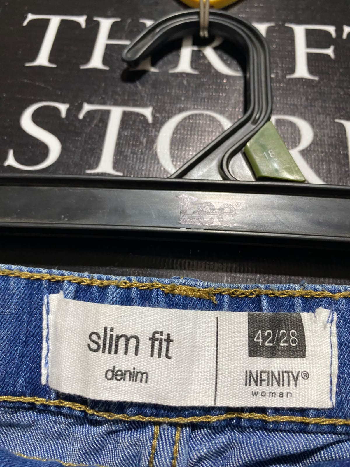 INFINITY |L| WAIST 32| B49| COMFORT STRETCH SLIM FIT DENIM PULL-ON PANTS