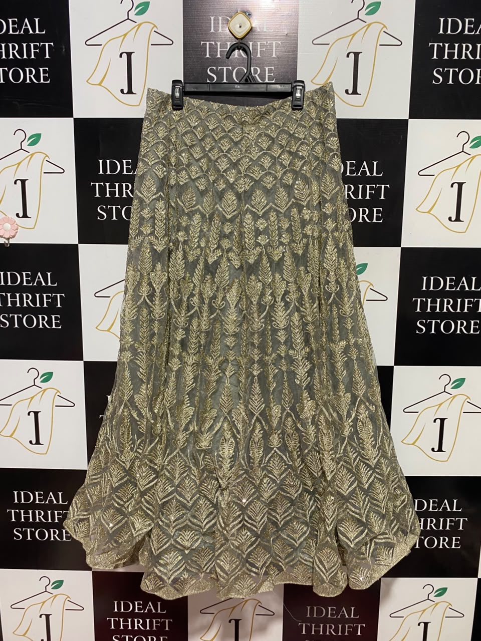 |L| WAIST 32| B32| WOMEN'S LUXURY GOLD EMBROIDERED LEHENGA SKIRT