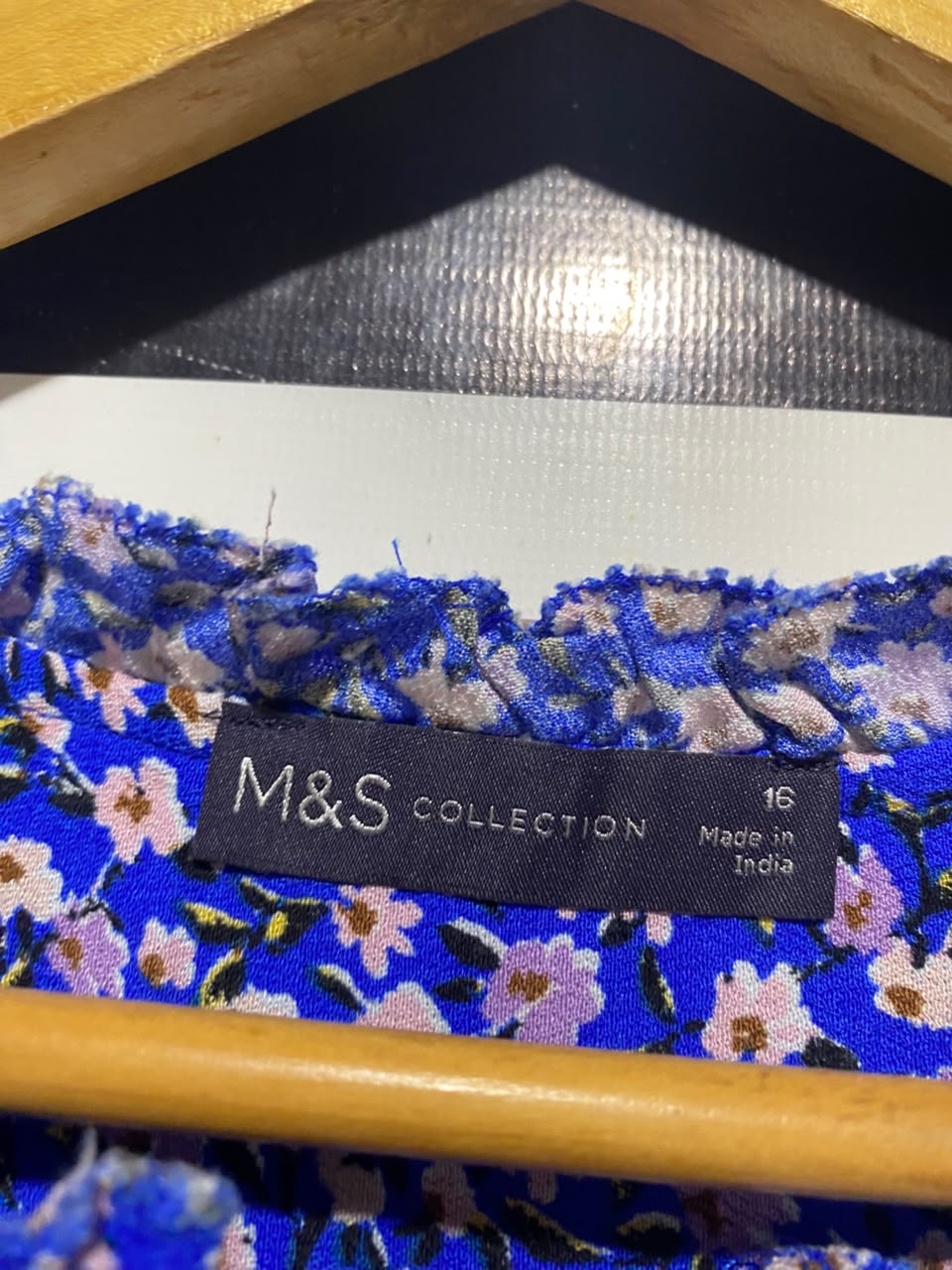 M&S |L| BUST 24| B48| CHARMING ROYAL BLUE FLORAL BLOUSE WITH SMOCKED YOKE AND TIE-NECK