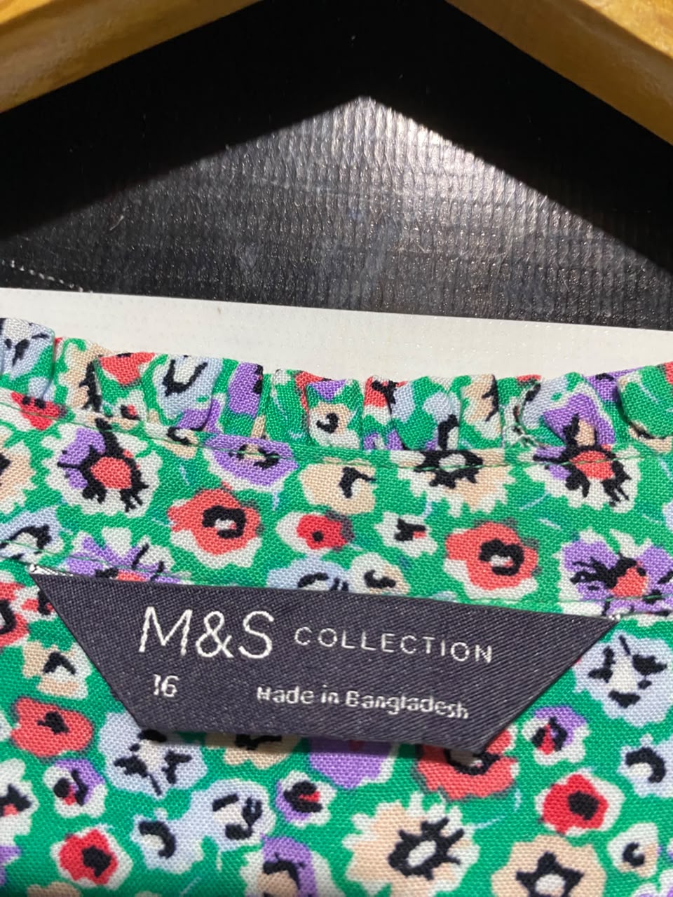 M&S |L| BUST 24| B48| VIBRANT GREEN DITSY FLORAL V-NECK BLOUSE WITH LONG SLEEVES