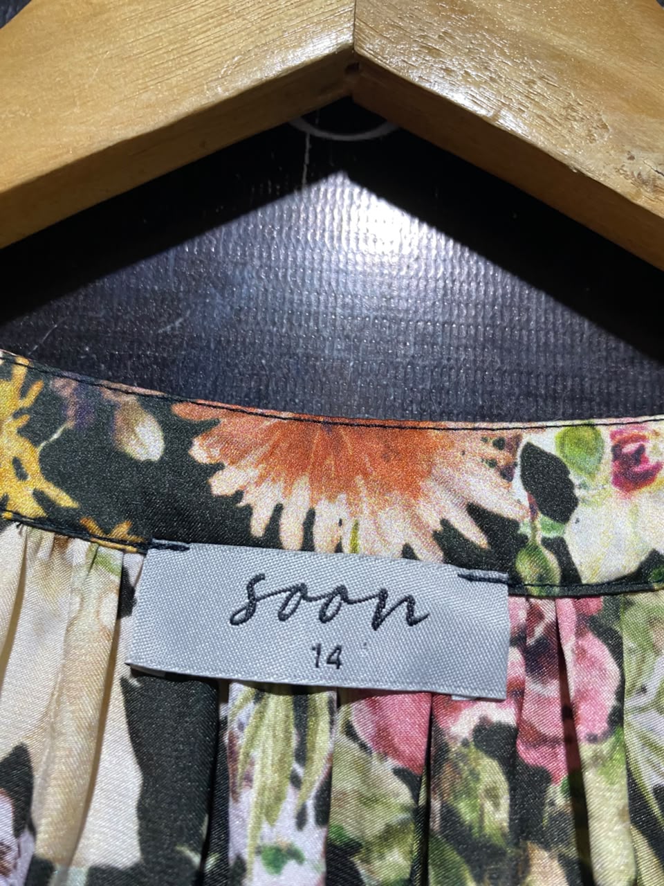 SOON |L| BUST 21| B48| EXQUISITE DARK MAXI DRESS IN MULTICOLOR BOTANICAL PRINT WITH V-NECK