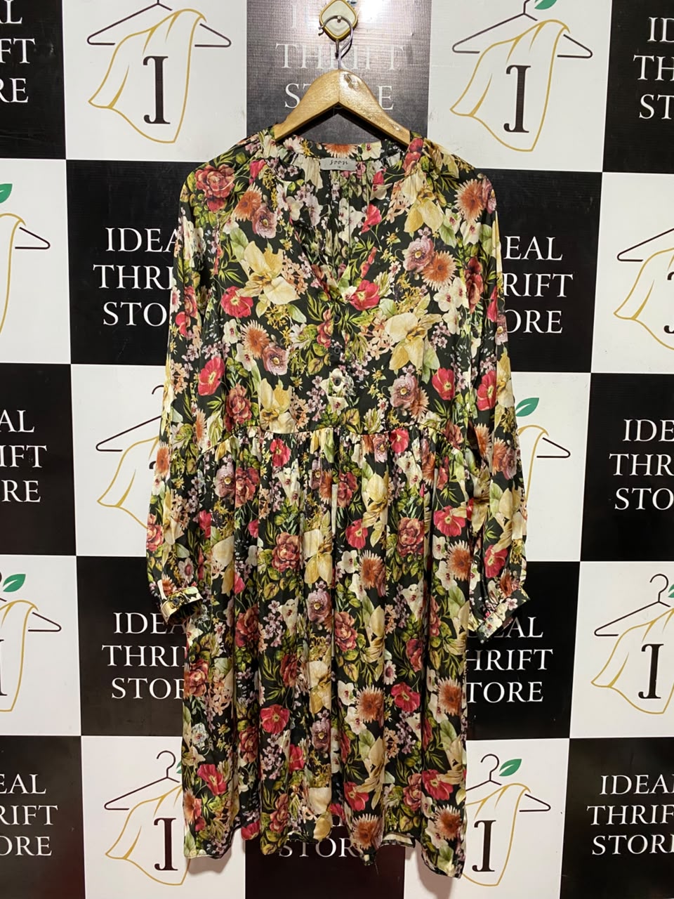 SOON |L| BUST 21| B48| EXQUISITE DARK MAXI DRESS IN MULTICOLOR BOTANICAL PRINT WITH V-NECK