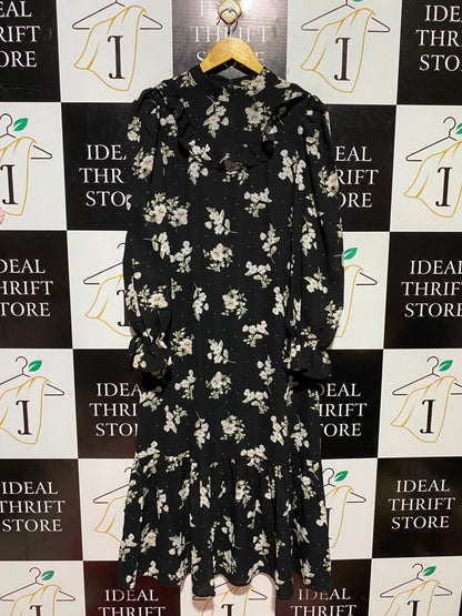 NEW LOOK |M| BUST 17| B48| VINTAGE BLACK FLORAL MAXI DRESS WITH RUFFLED YOKE AND TIED CUFFS