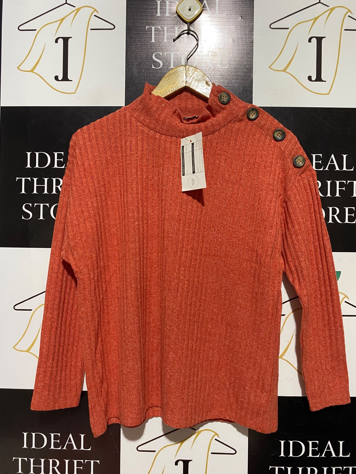 TU WOMAN |M| BUST 20| B50| RUST ORANGE RIBBED KNIT MOCK NECK SWEATER WITH SHOULDER BUTTON
