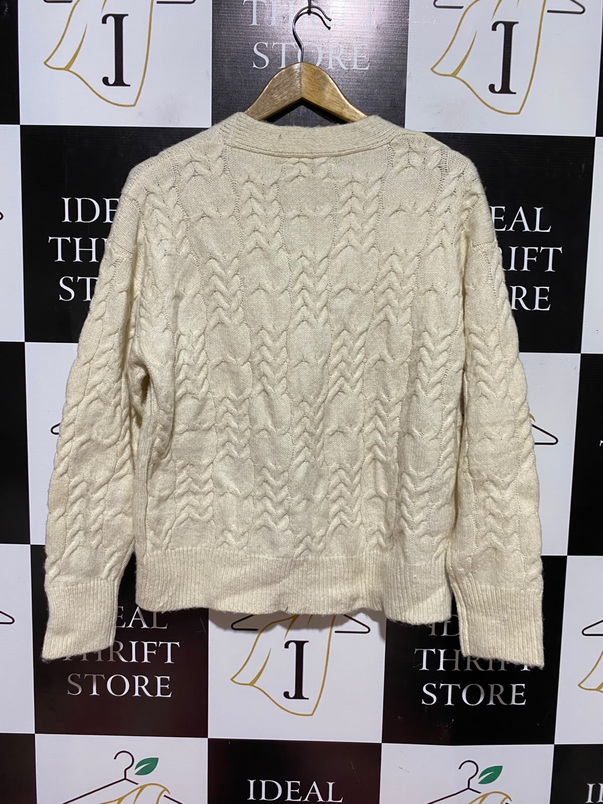 NUTMEG |M| BUST 21| B49| CREAM CABLE KNIT BUTTON-FRONT V-NECK CARDIGAN SWEATER