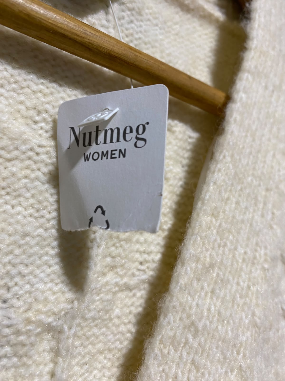 NUTMEG |M| BUST 21| B49| CREAM CABLE KNIT BUTTON-FRONT V-NECK CARDIGAN SWEATER