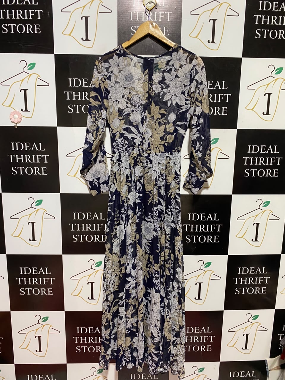 KATE LILY |M| BUST 18| B49| MONOCHROME AND SAGE FLORAL V-NECK WRAP MAXI DRESS WITH THREE-QUARTER SLEEVES