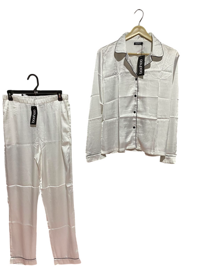BOOHOO |M| B50| WHITE SATIN TWO-PIECE PAJAMA SET WITH BLACK PIPING
