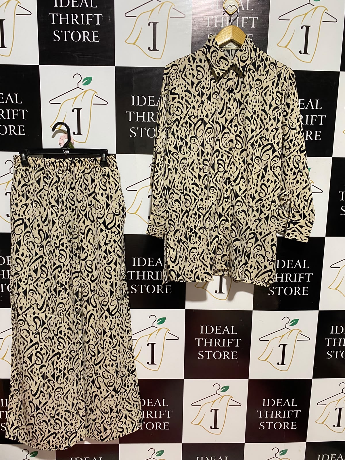 MY QUEEN |L/XL| A1| BEIGE & BLACK GEOMETRIC GRAFFITI PRINT CO-ORD SET