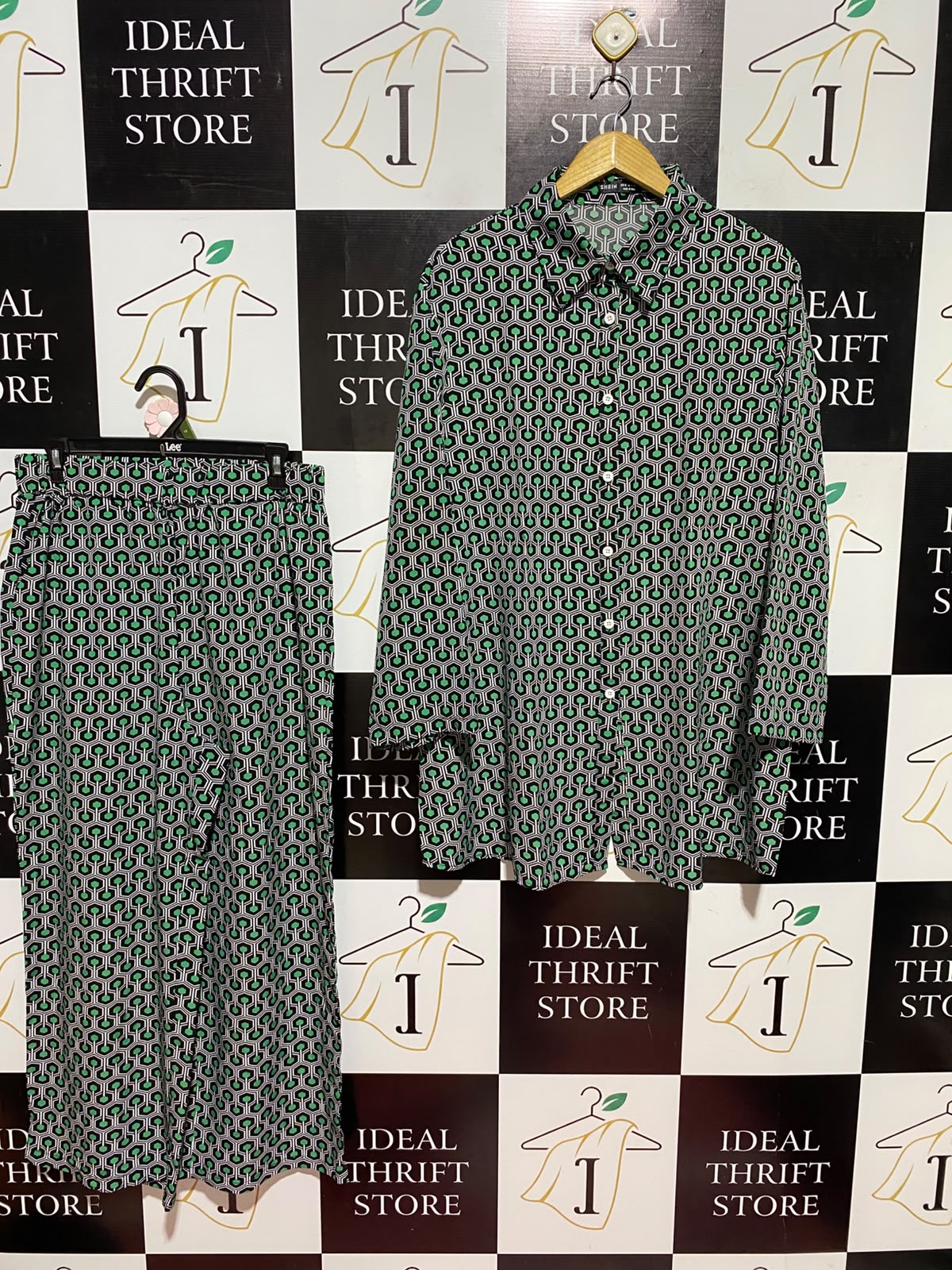 SHEIN |XL| A1| GREEN & BLACK RETRO GEOMETRIC PRINT CO-ORD MATCHING SET