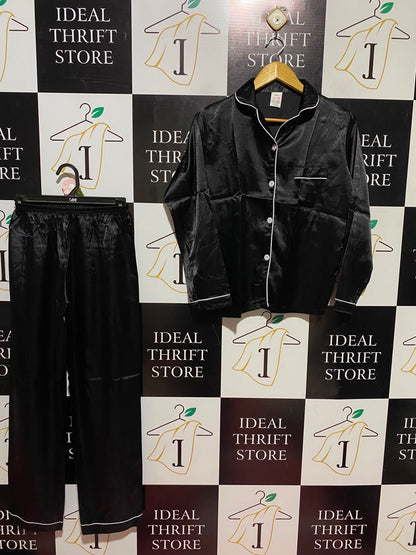 |XS| A1| CLASSIC BLACK SATIN PYJAMA SET WITH CONTRAST PIPING
