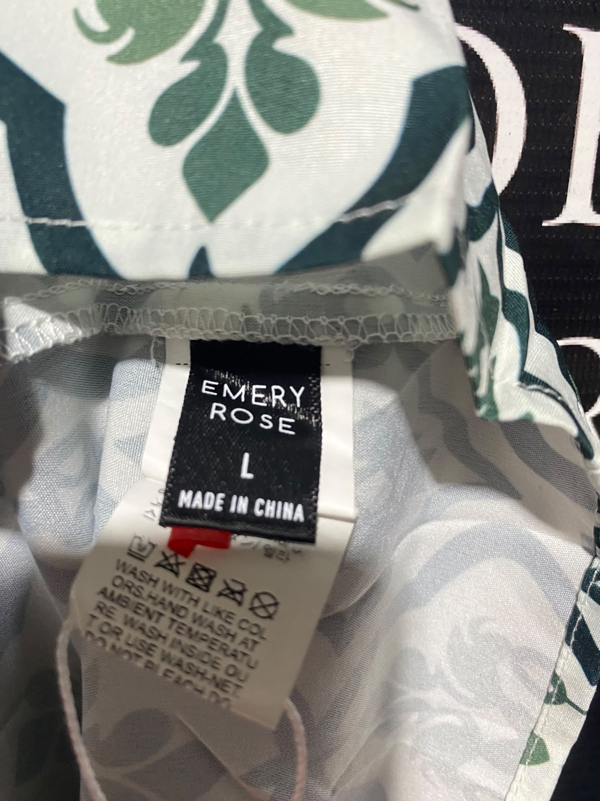 EMERY ROSE |L| BUST 21| A1| GREEN AND CREAM GEOMETRIC DAMASK PRINT KEYHOLE TIE MAXI DRESS