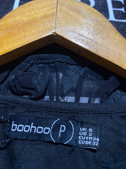 BOOHOO |S| BUST FREE| A1| PETITE BLACK TEXTURED JACQUARD TIE NECK BLOUSE