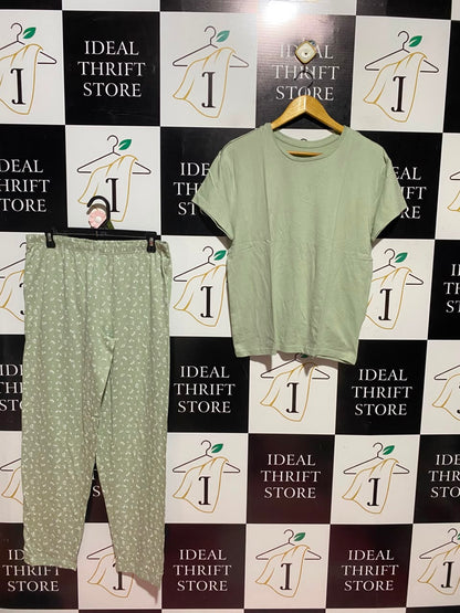 PRIMARK CARES |S| B50| SAGE GREEN DITSY FLORAL TWO-PIECE PAJAMA & LOUNGEWEAR SET