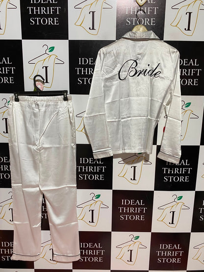 BOOHOO |M| B50| WHITE SATIN TWO-PIECE PAJAMA SET WITH BLACK PIPING
