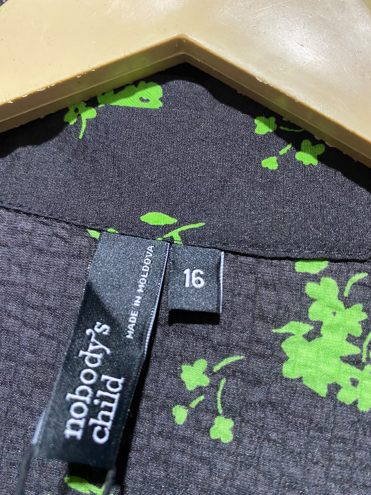 NOBODYS CHILD |L| BUST 23| B50| BLACK AND NEON GREEN FLORAL LONG-SLEEVE BUTTON-DOWN BLOUSE