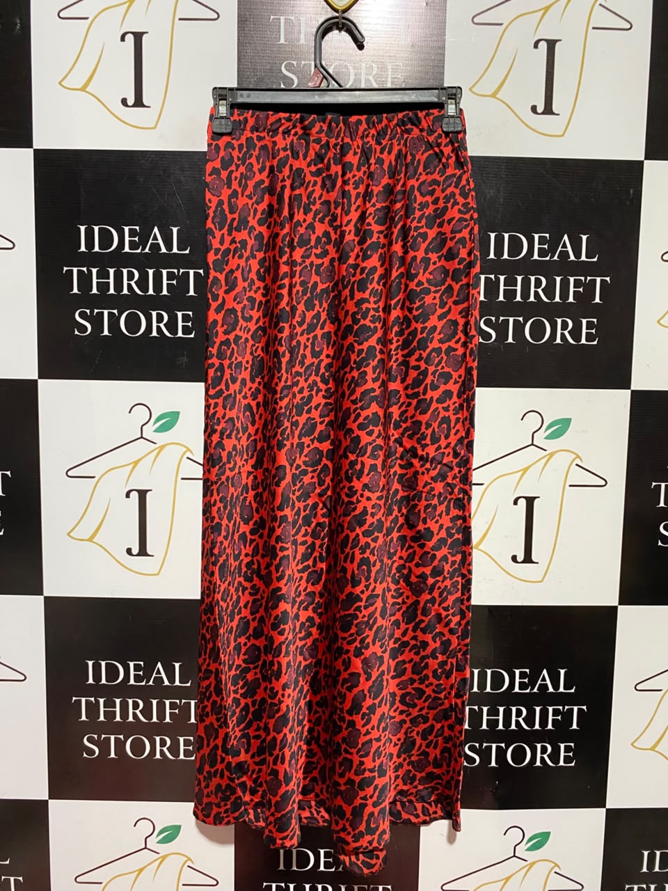 NEW LOOK |XS| WAIST 24| B50| RED AND BLACK LEOPARD PRINT WIDE-LEG PANTS
