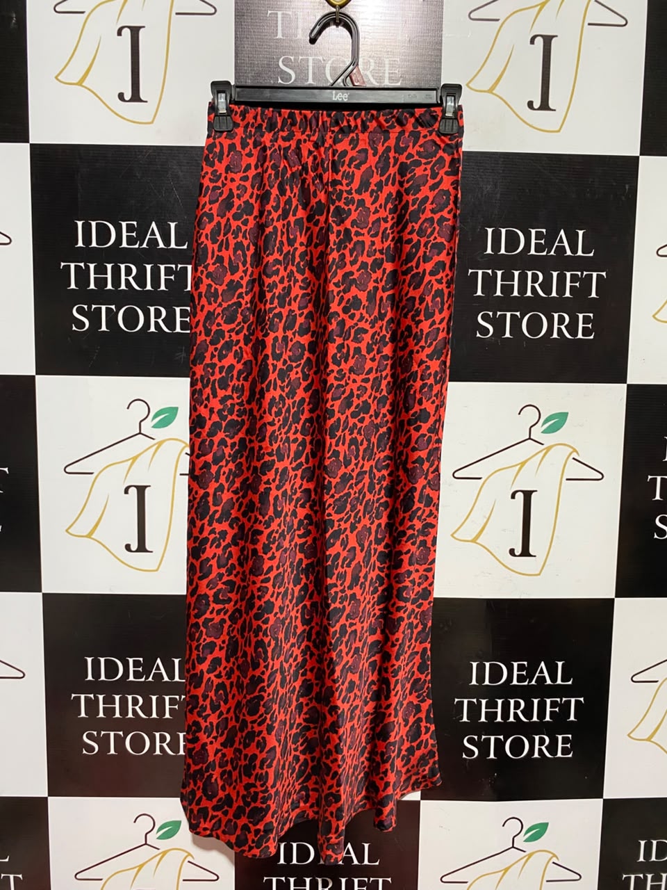 NEW LOOK |XS| WAIST 24| B50| RED AND BLACK LEOPARD PRINT WIDE-LEG PANTS