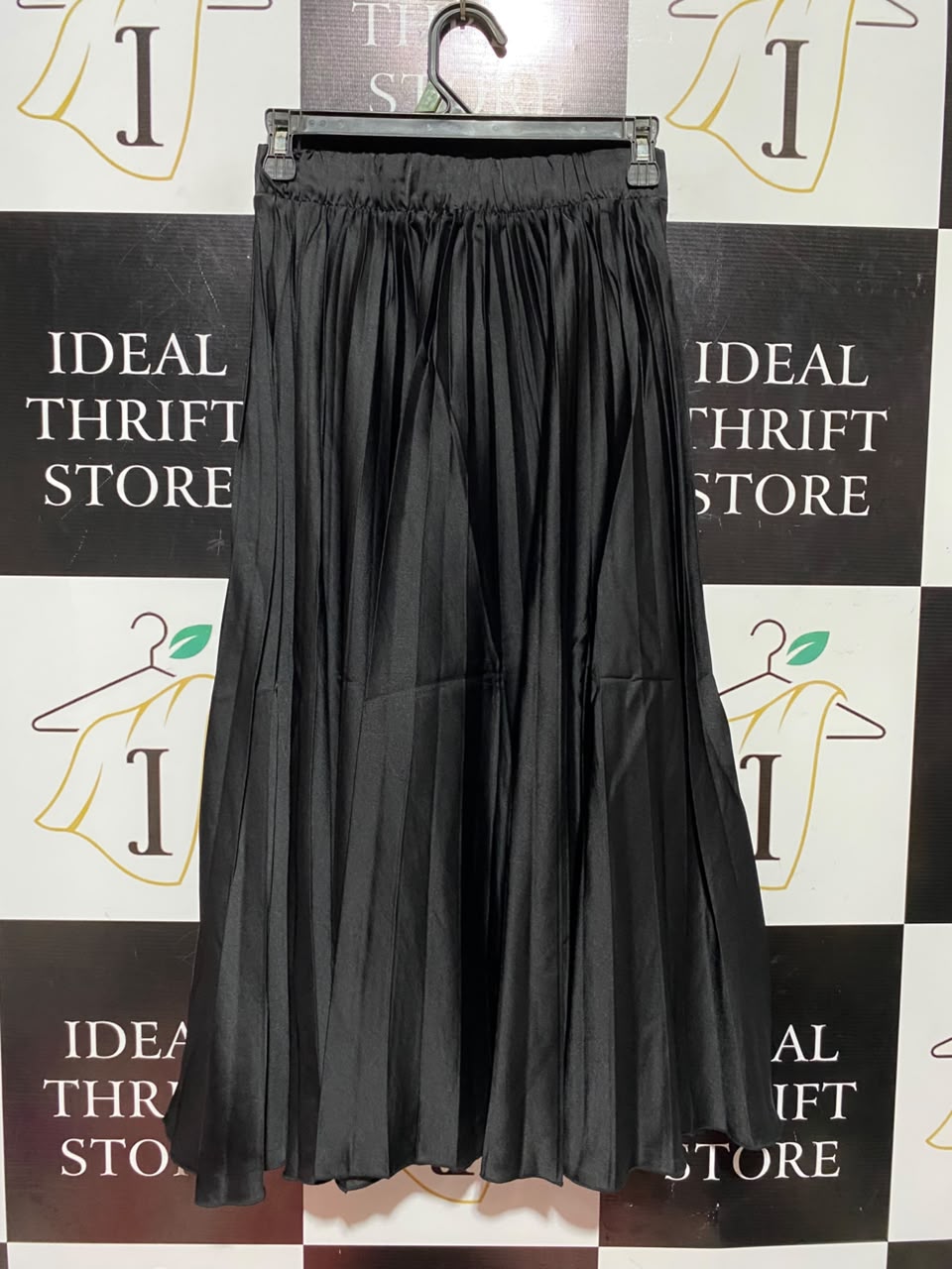 NEW LOOK |XS| WAIST 24| B50| BLACK PLEATED GEORGETTE MAXI SKIRT