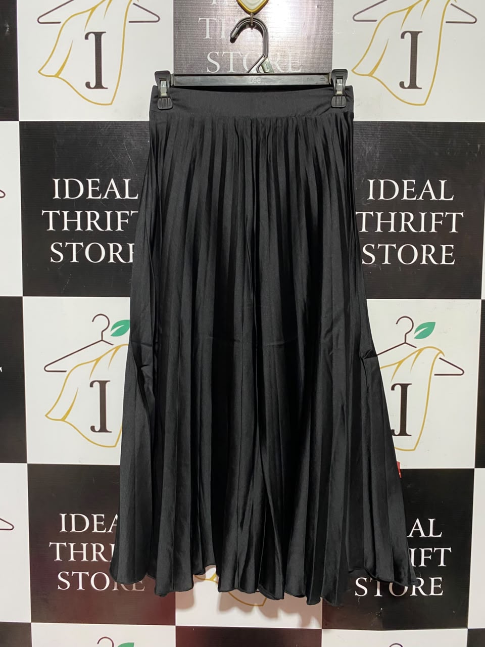 NEW LOOK |XS| WAIST 24| B50| BLACK PLEATED GEORGETTE MAXI SKIRT