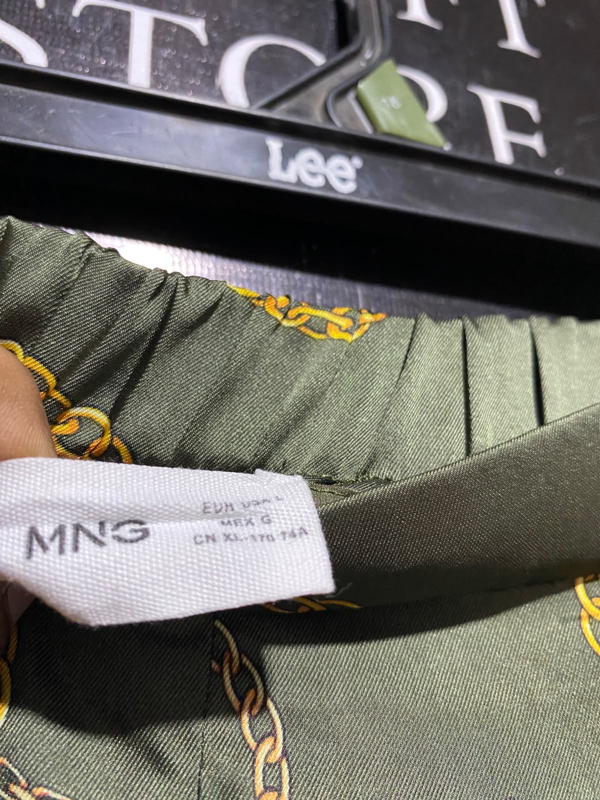 MNG |L| WAIST 32| B50| OLIVE GREEN SATIN GOLD CHAIN PRINT JOGGER PANTS