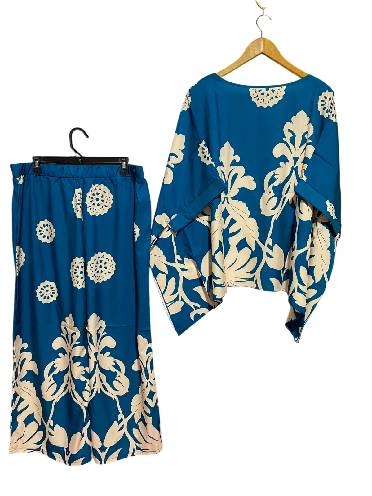 SHEIN CURVE |XXL| A2| TEAL BLUE AND CREAM DAMASK PRINT TWO-PIECE CO-ORD SET
