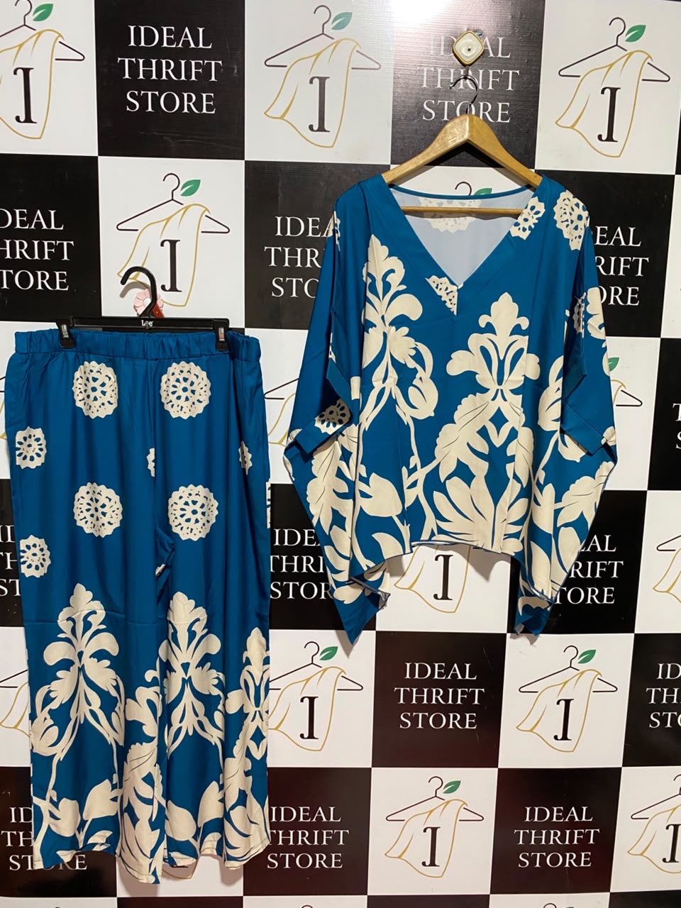 SHEIN CURVE |XXL| A2| TEAL BLUE AND CREAM DAMASK PRINT TWO-PIECE CO-ORD SET