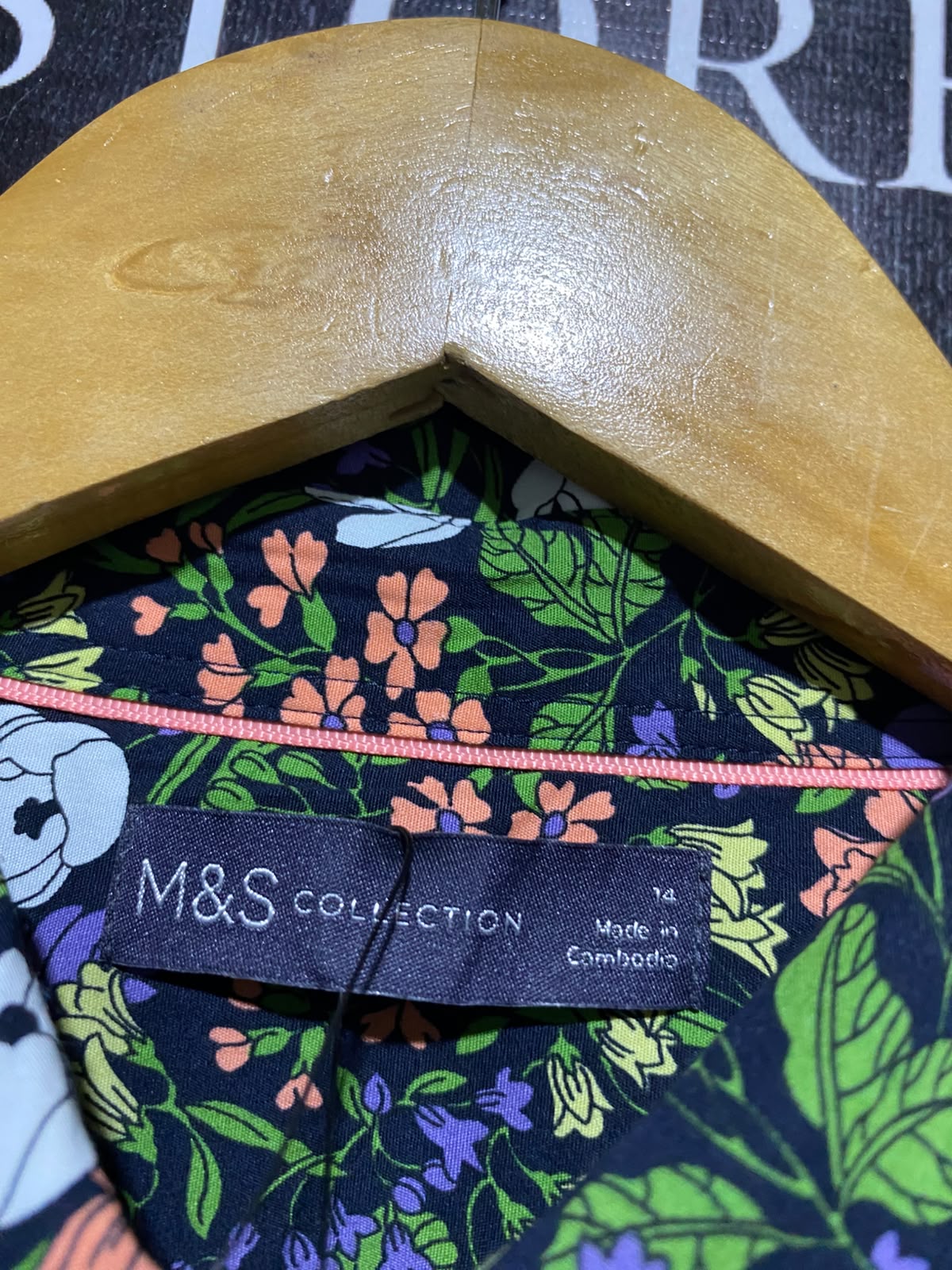 M&S |L| BUST 21| A2| LUXURY PIMA COTTON NO PEEP PLACKET FLORAL BUTTON-DOWN SHIRT