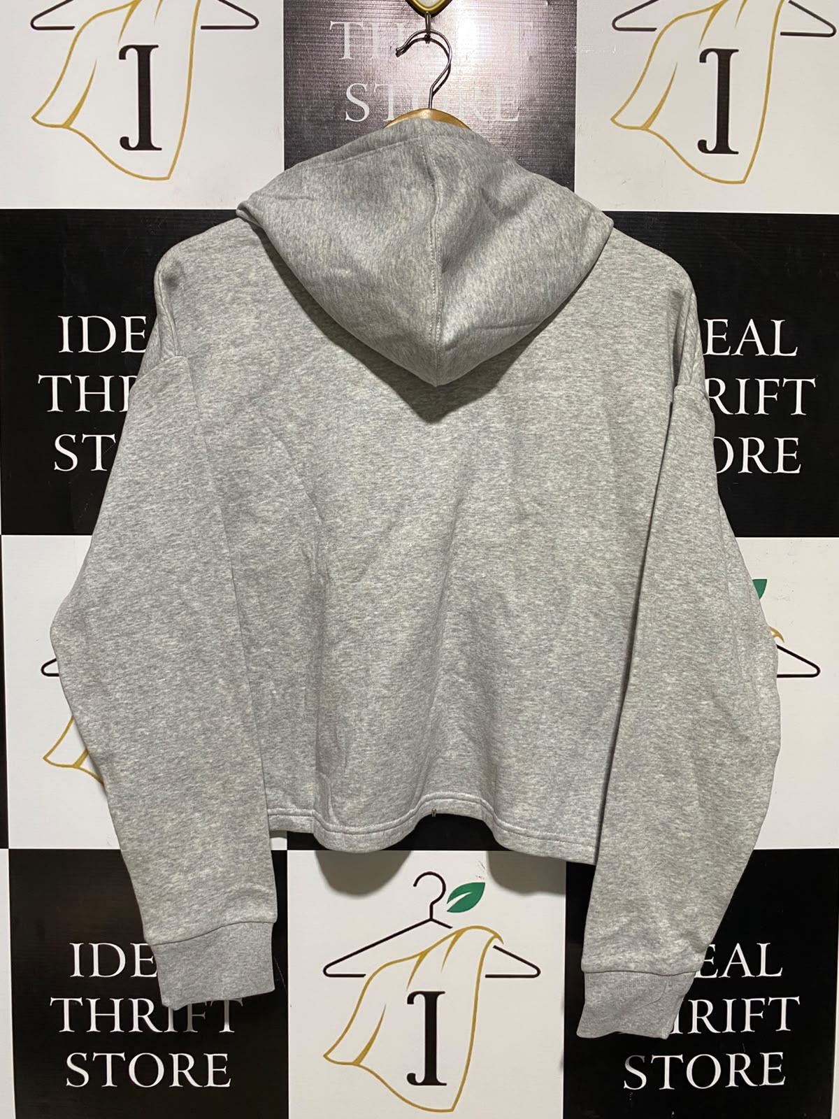 PUMA |M| BUST 23| A2| GREY ESSENTIALS RELAXED FIT CROPPED PULLOVER HOODIE SWEATSHIRT