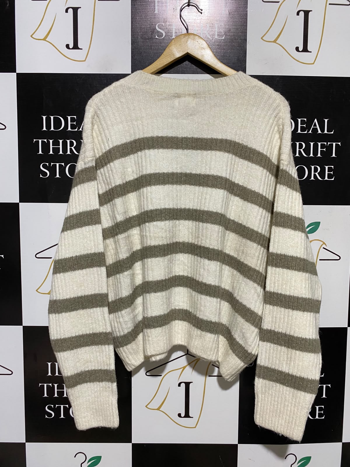 H&M |L| BUST 25| A2| CREAM AND TAUPE STRIPED CREWNECK KNIT SWEATER PULLOVER