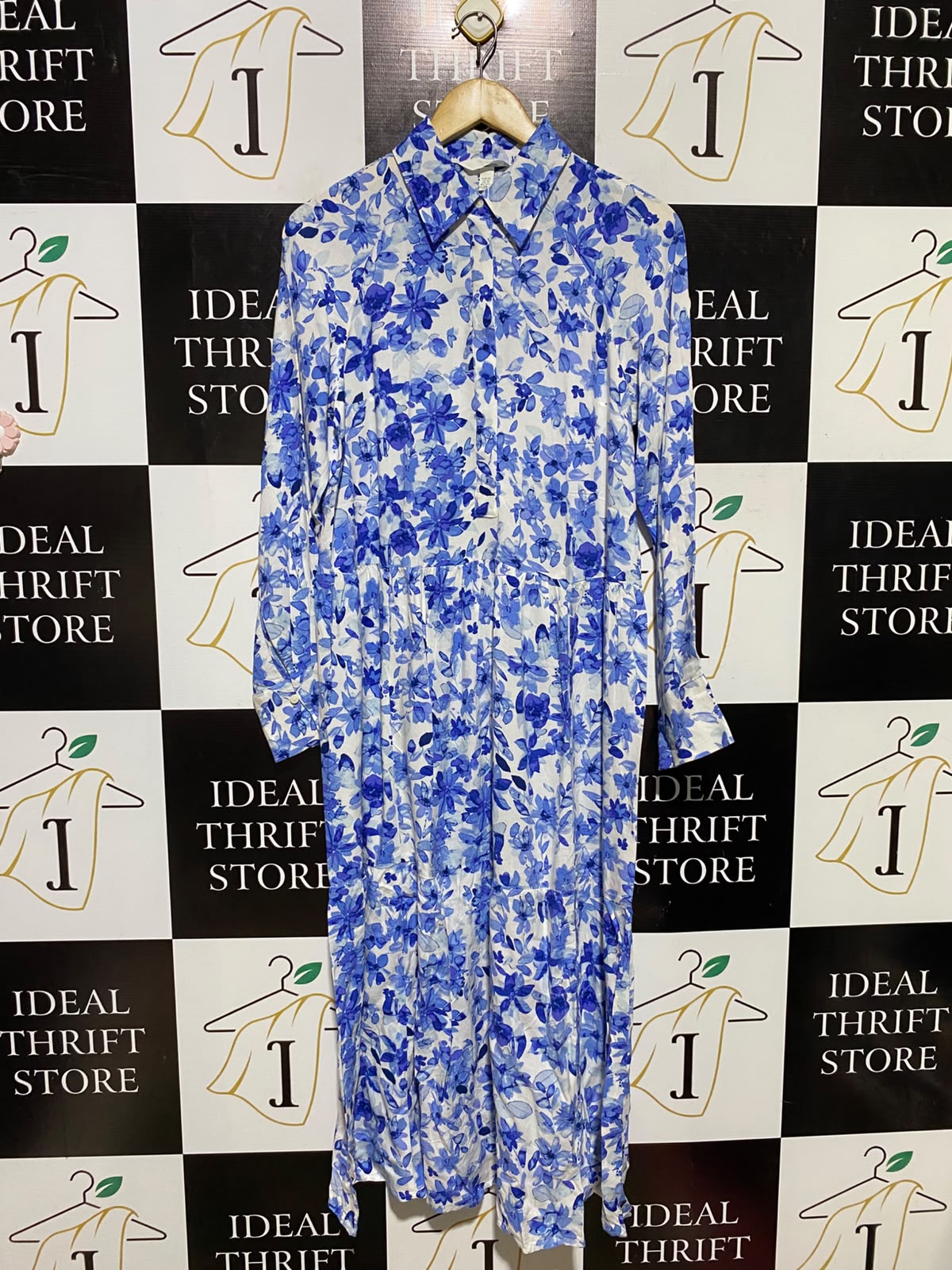 H&M |M| BUST 18| A1| BLUE AND WHITE FLORAL TIERED SHIRT DRESS COLLARED LONG-SLEEVE MIDI MAXI DRESS