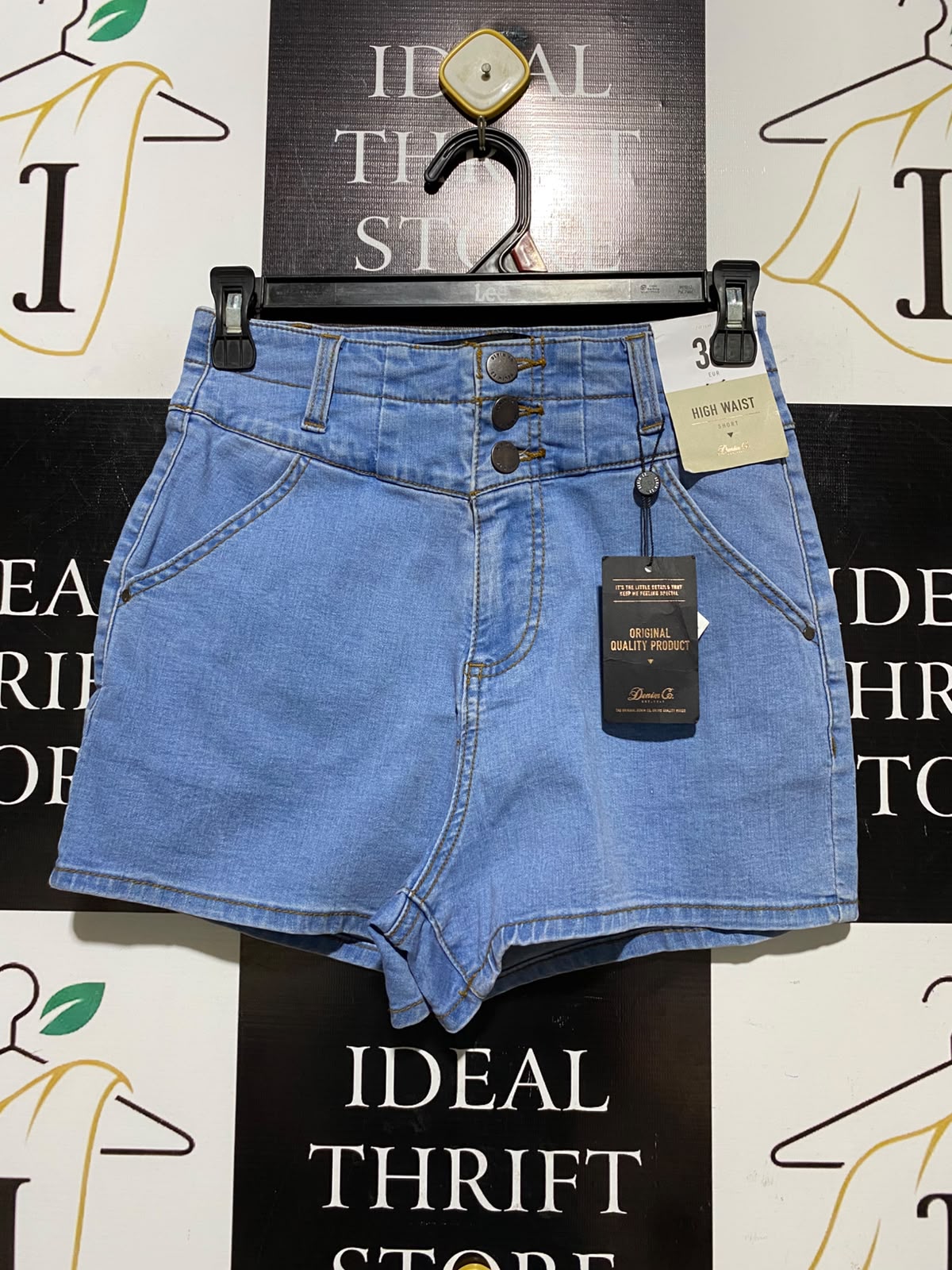 DENIM CO |S| WAIST 25| A1 | HIGH WAIST THREE-BUTTON LIGHT WASH JEANS SHORTS