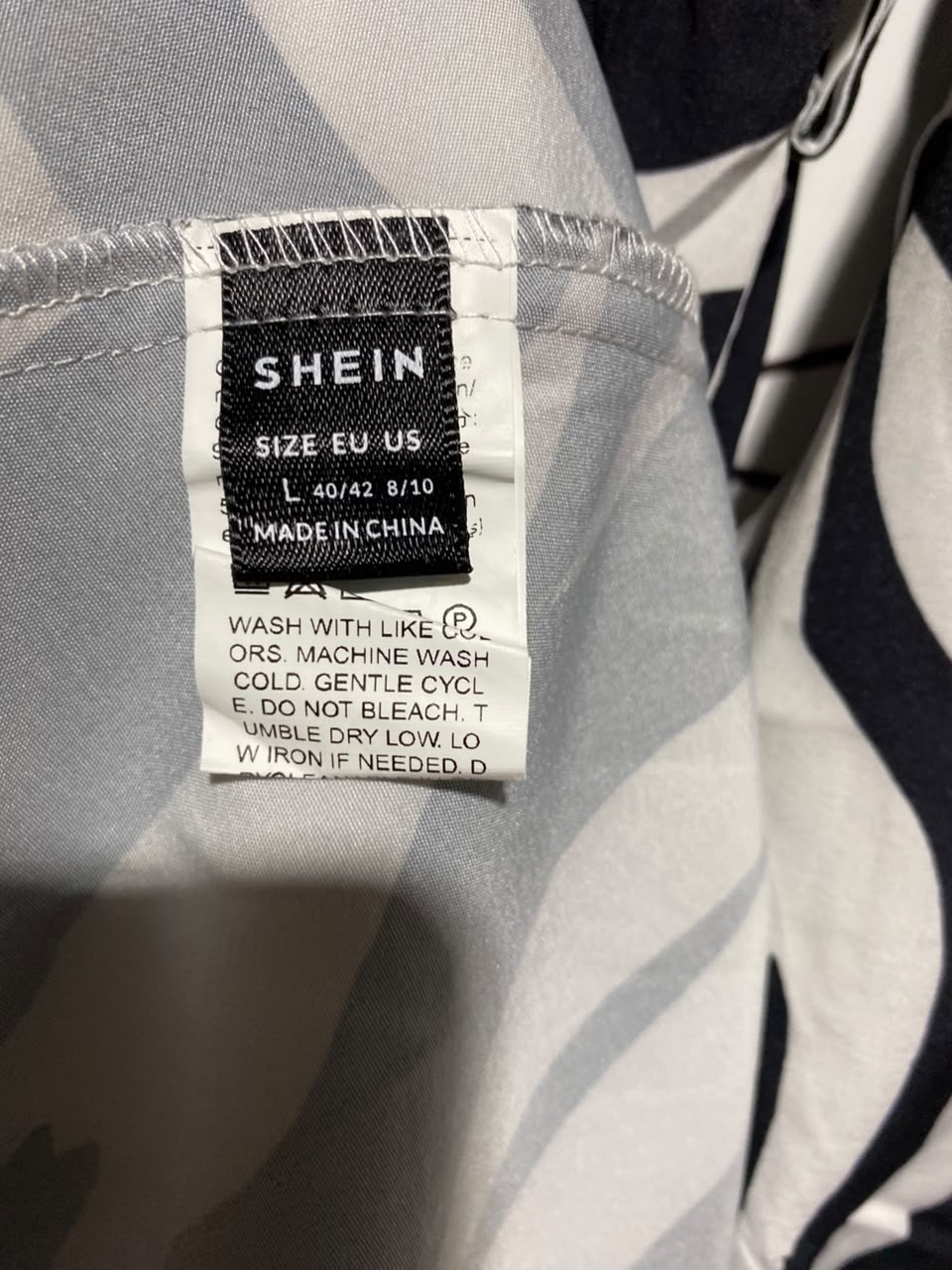 SHEIN |L| BUST 19| A1| BLACK AND WHITE ZEBRA STRIPE PRINT SURPLICE V-NECK MAXI DRESS WITH RUFFLED SLEEVES