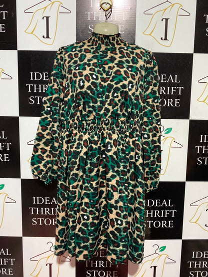 SHEIN CURVE |XL| BUST 19| A1| VIBRANT EMERALD GREEN AND TAN LEOPARD PRINT SMOCKED MOCK NECK MIDI DRESS