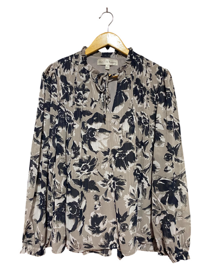 CHELSEA & THEODORE |L| BUST 20| A2| TAUPE AND BLACK WATERCOLOR FLORAL PLEATED KEYHOLE TIE BLOUSE