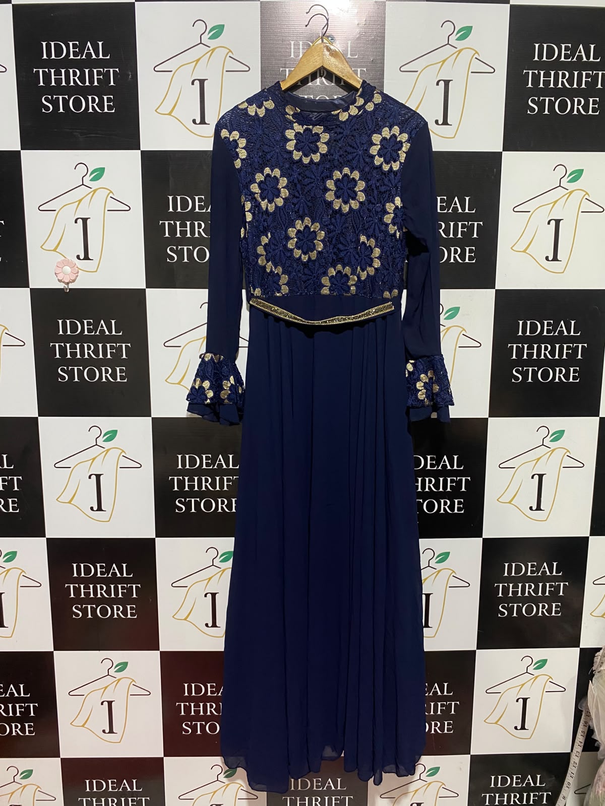 |M| BUST 18| A3| ELEGANT NAVY BLUE AND GOLD LACE MAXI GOWN WITH FLUID A-LINE SKIRT