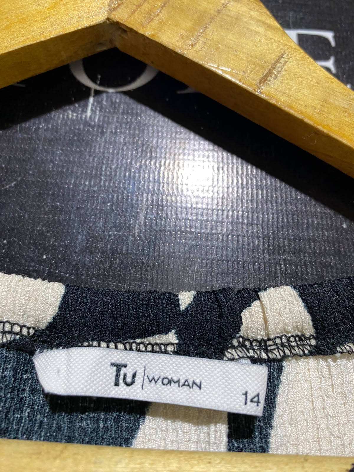 TU WOMAN |L| BUST 19| A3| RETRO CHIC MONOCHROME ABSTRACT PRINT MIDI DRESS WITH TIE NECK