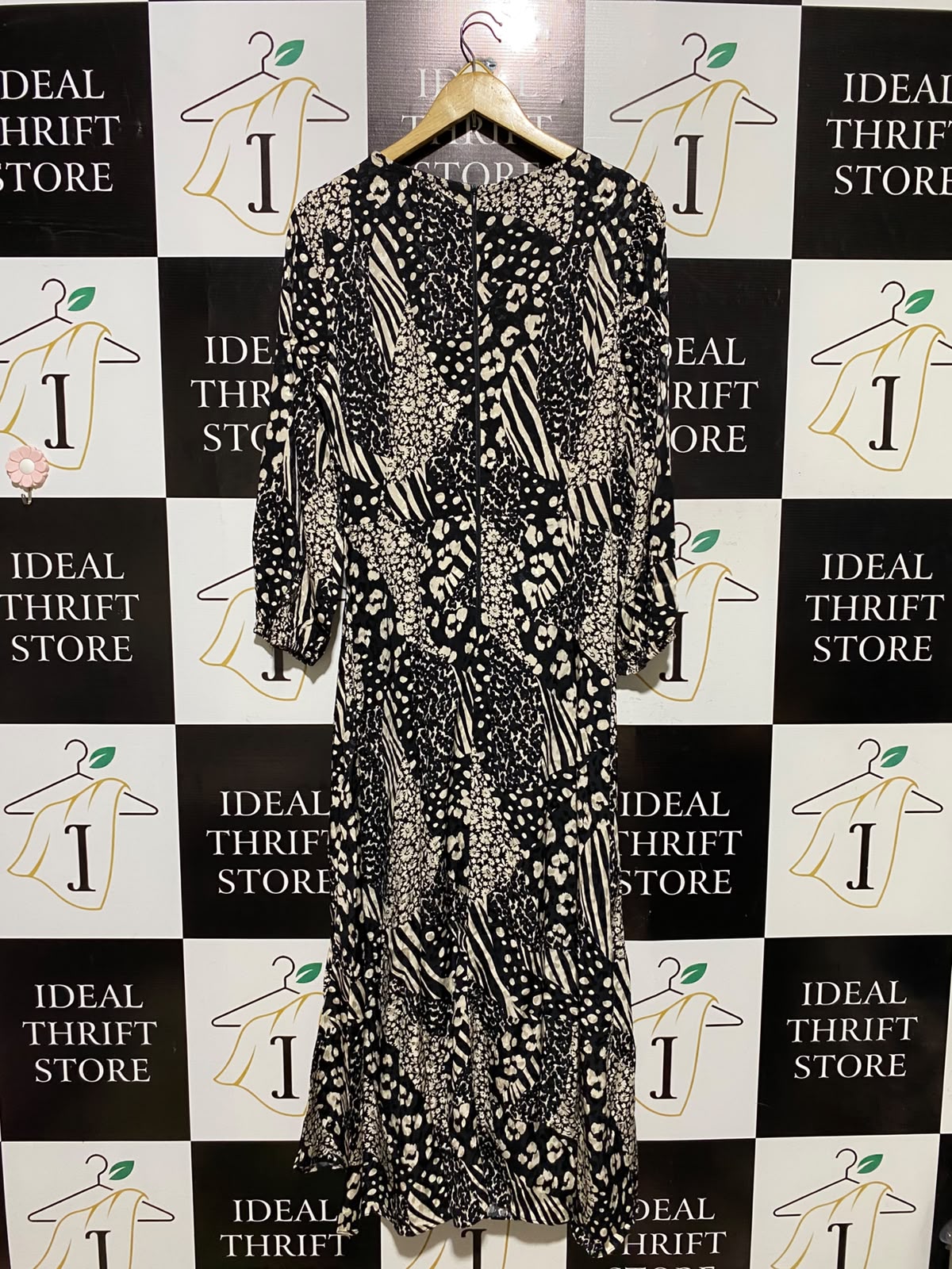 RIVER ISLAND |M| BUST 18| A3| MONOCHROME MIXED ANIMAL AND PATCHWORK PRINT MIDI DRESS