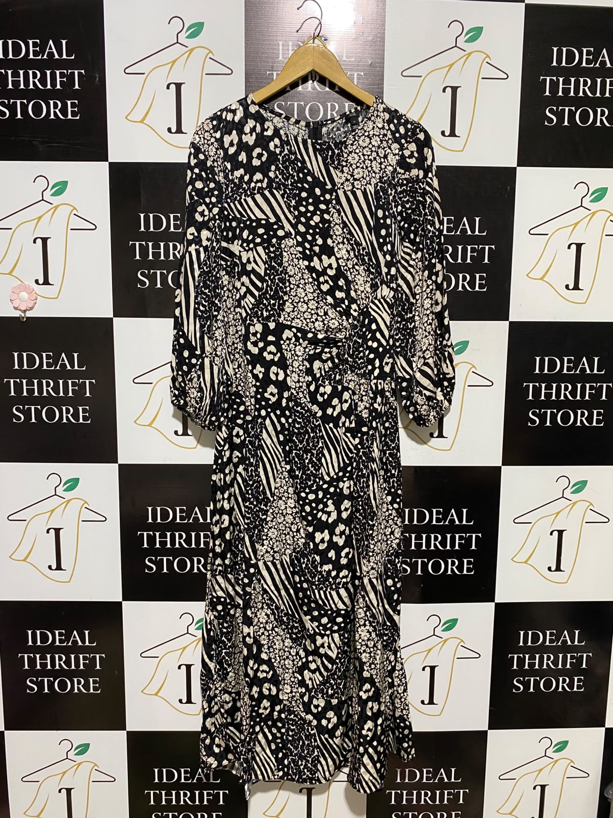 RIVER ISLAND |M| BUST 18| A3| MONOCHROME MIXED ANIMAL AND PATCHWORK PRINT MIDI DRESS